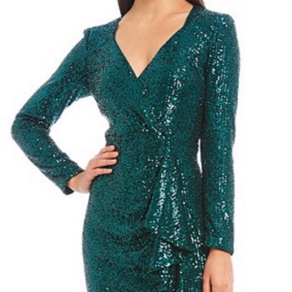 Belle Badgley Mischka Sequins Dress